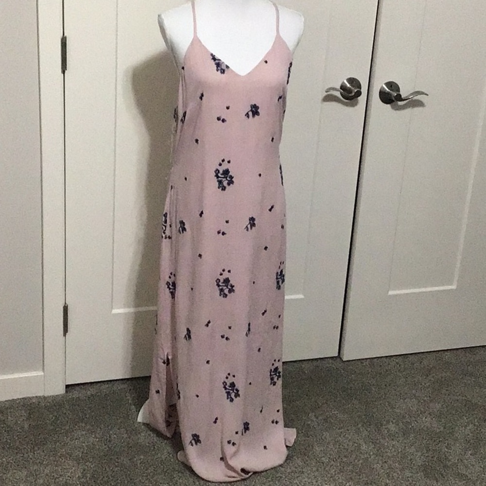 NWT Available By Angela Fashion Size L Maxi Dress!
